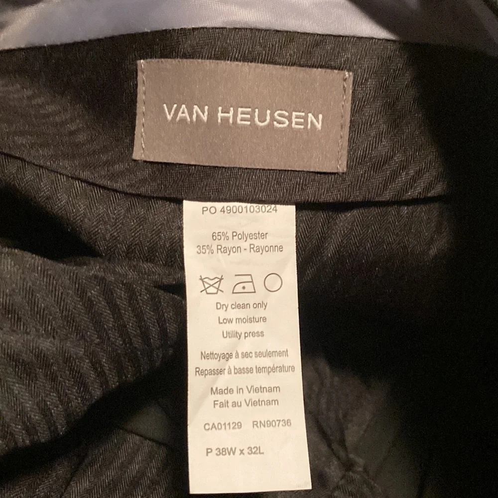Men’s Van Heusen, black dress pants - Picture 2 of 4